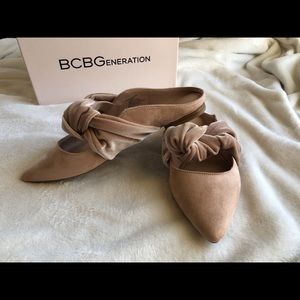 Brand New Nude flats BCBGeneration
